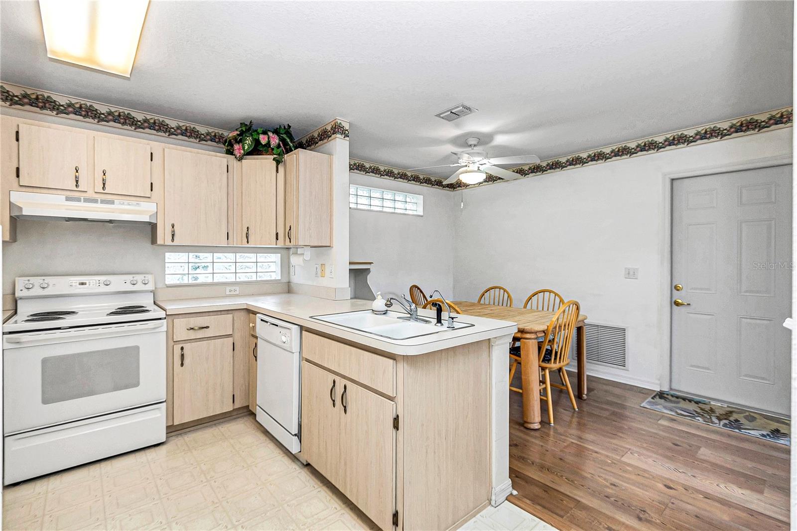 Image 10 of 26 For 11218 72nd Avenue