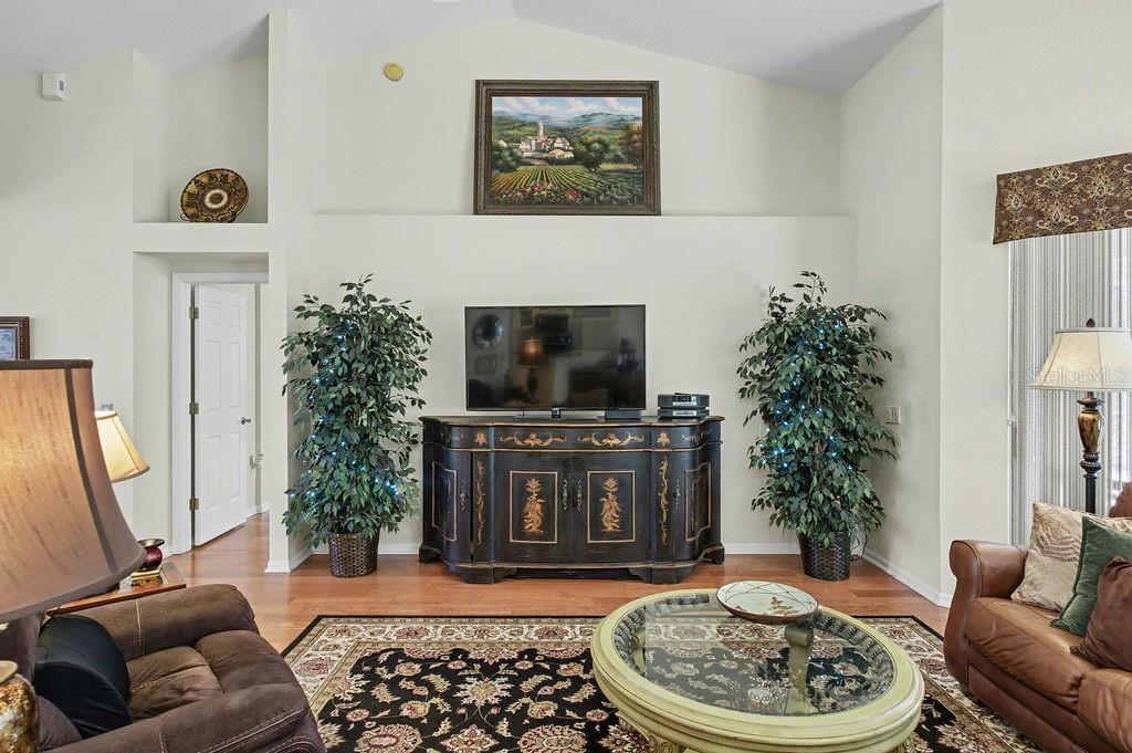 Image 5 of 64 For 20940 93rd Lane Road