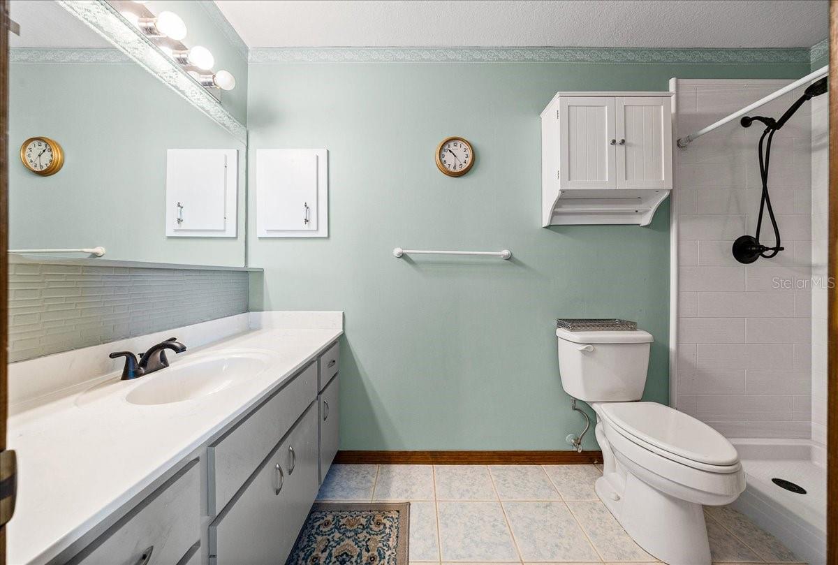 Image 11 of 41 For 11 63rd Terrace