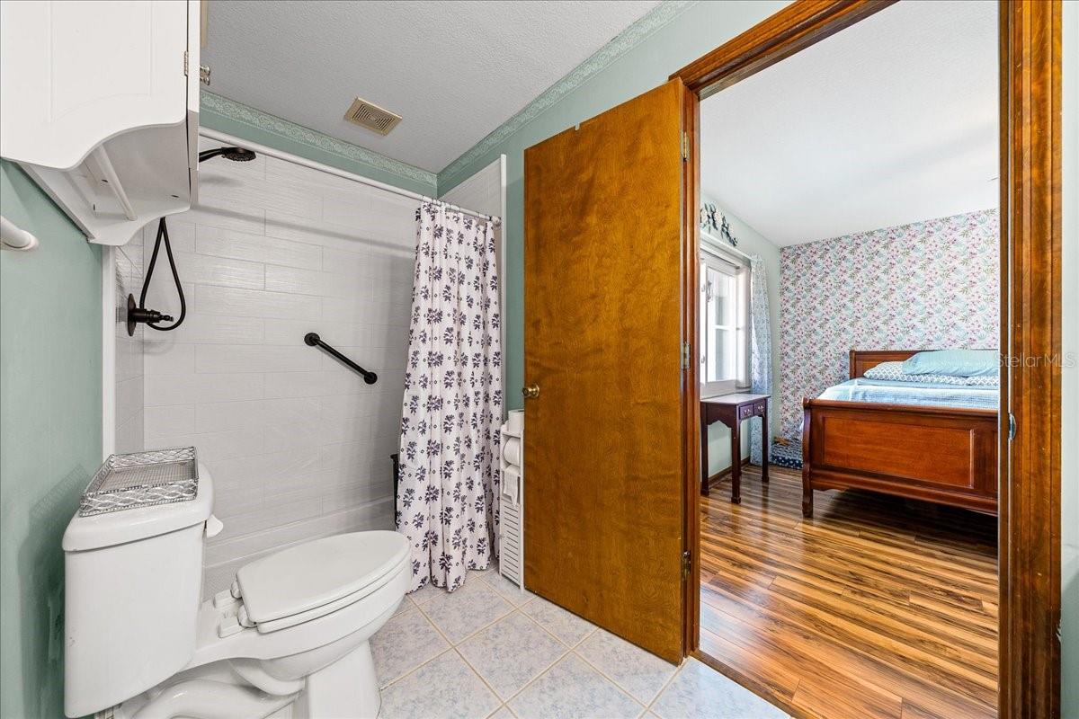 Image 13 of 41 For 11 63rd Terrace