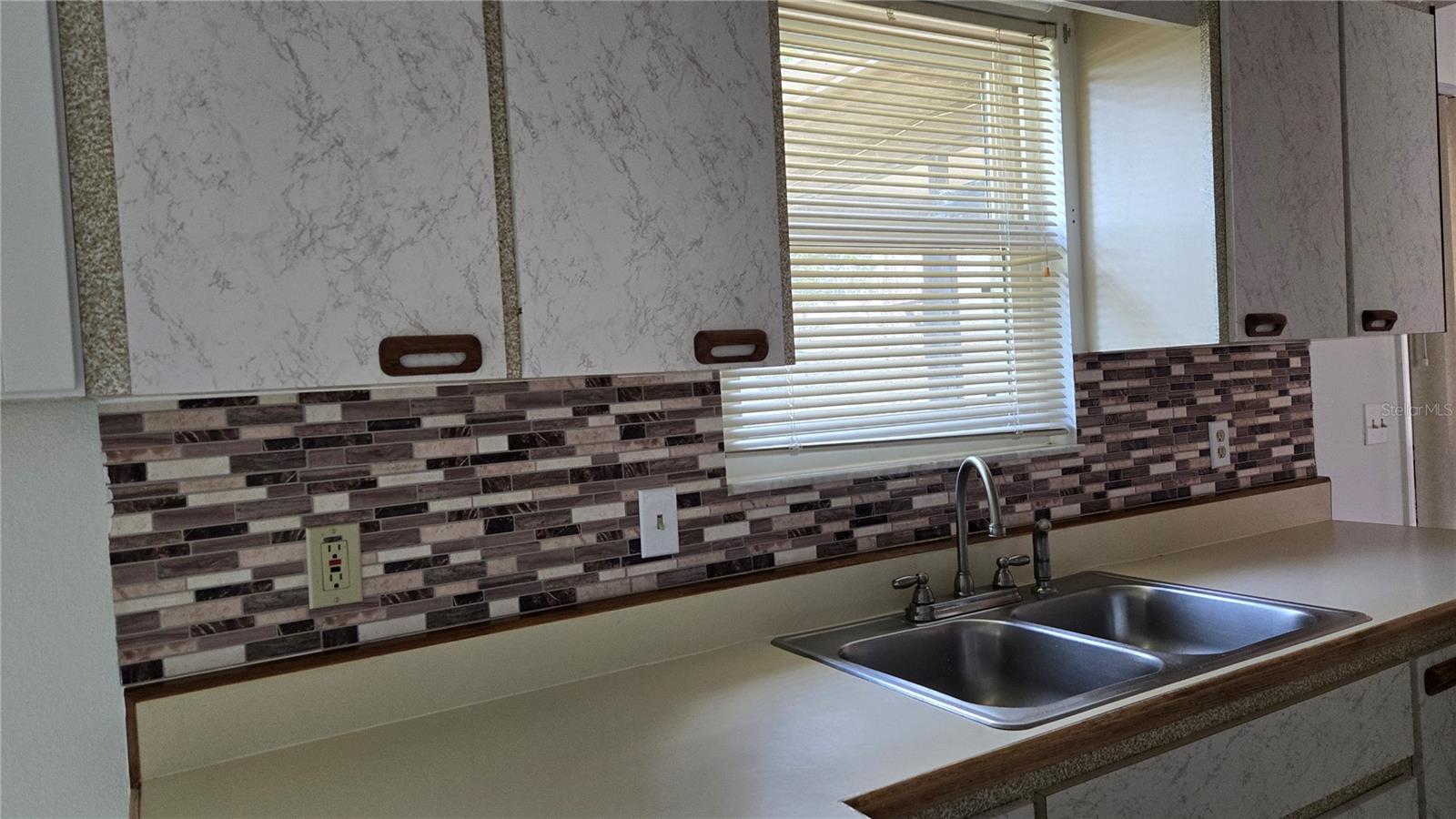 Image 3 of 9 For 3341 44th Court