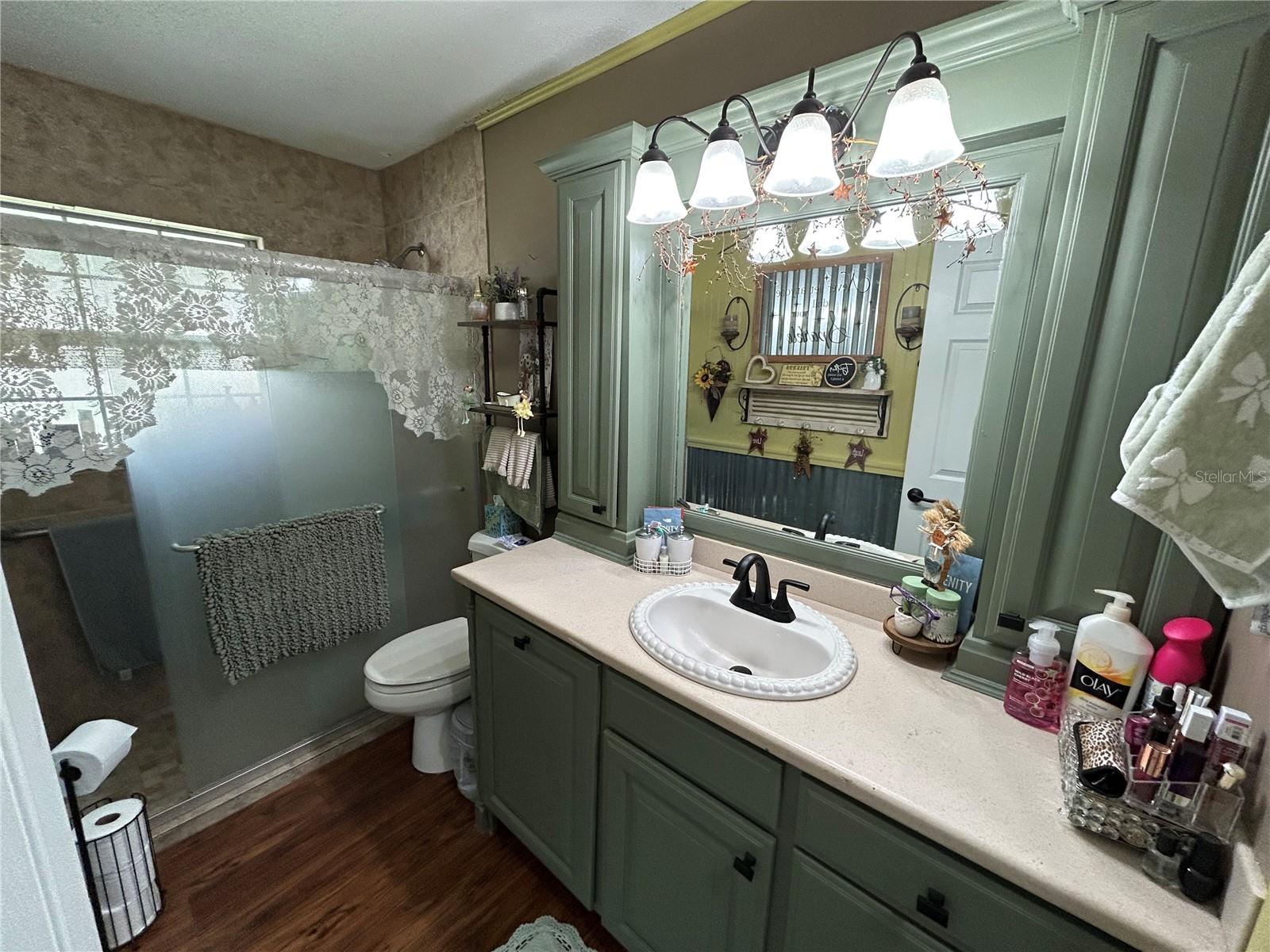 Image 11 of 24 For 617 35th Street