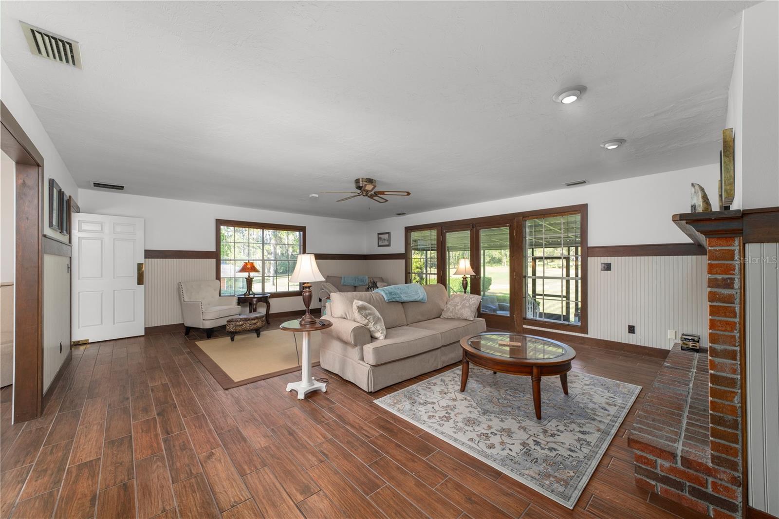 Image 5 of 48 For 5310 78th Court