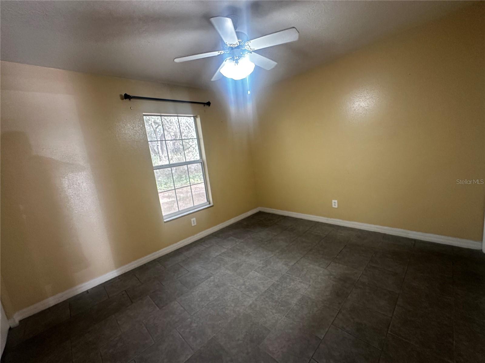 Listing photo id 2 for 1685 107th Lane 1