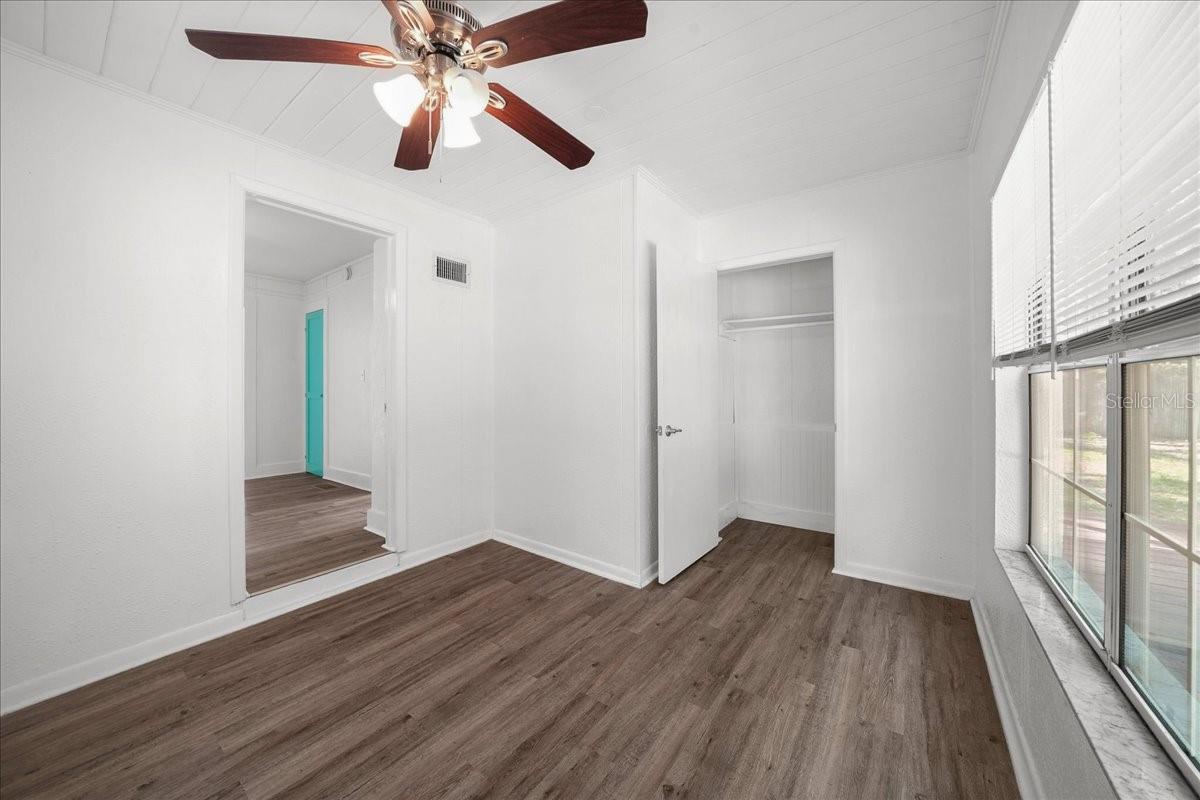 Image 14 of 59 For 945 20th Street