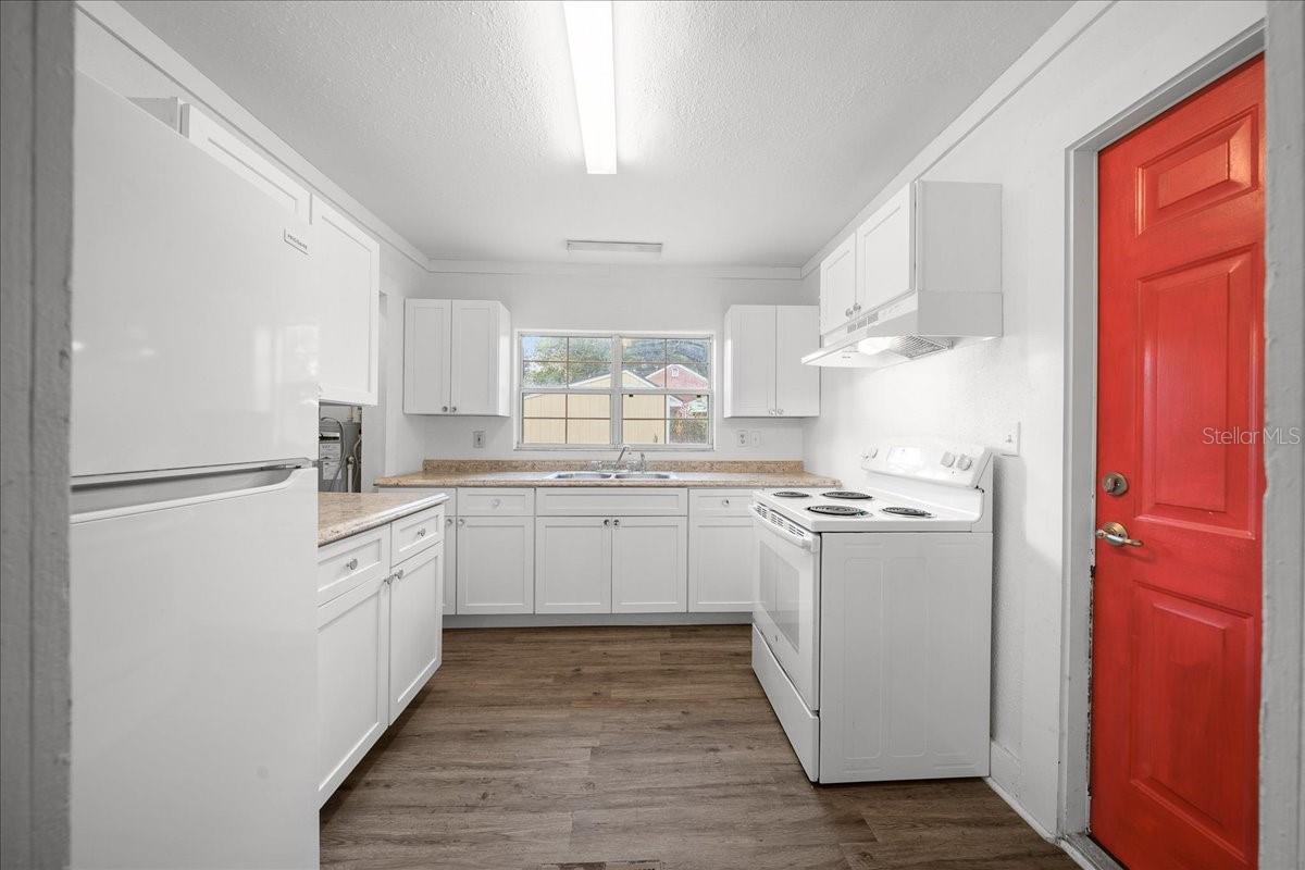 Image 24 of 59 For 945 20th Street