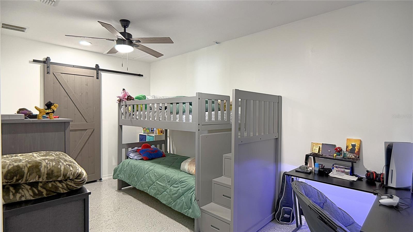 Image 16 of 43 For 35 Laurel Course