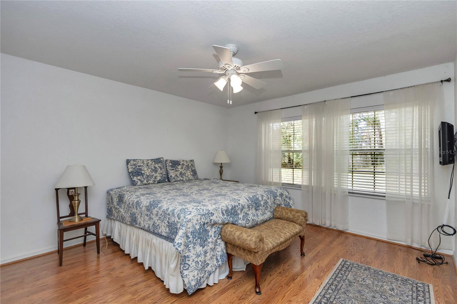 Image 15 of 30 For 7913 115th Loop