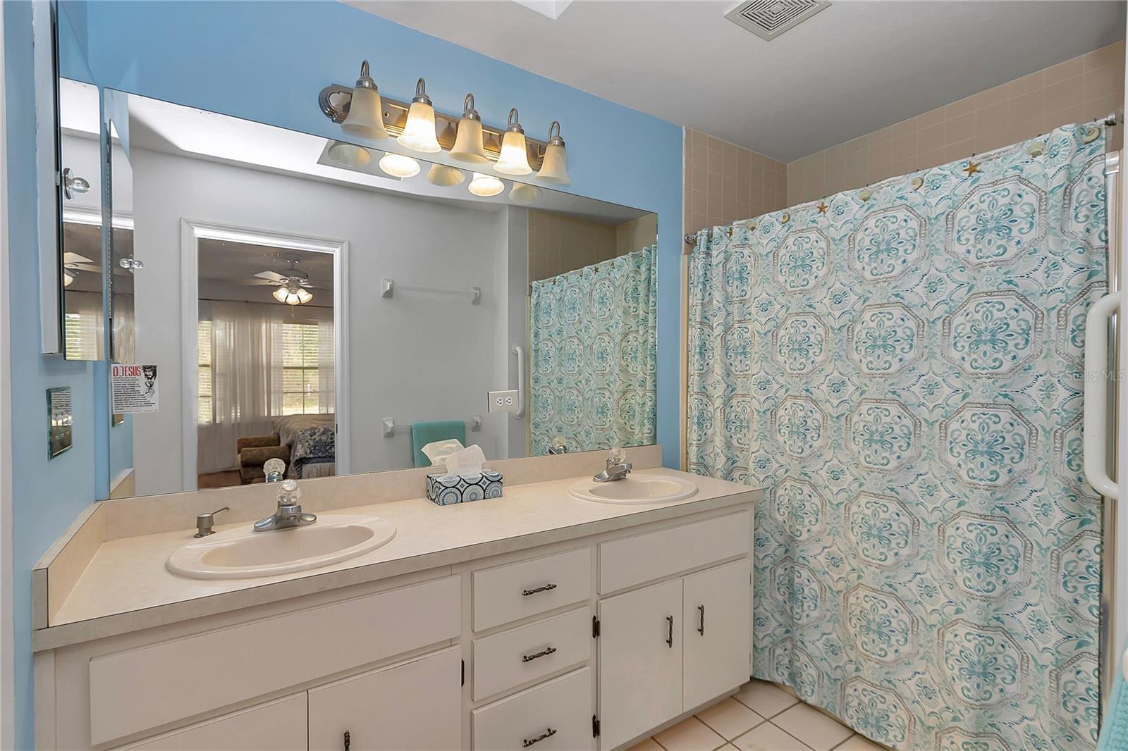 Image 17 of 30 For 7913 115th Loop