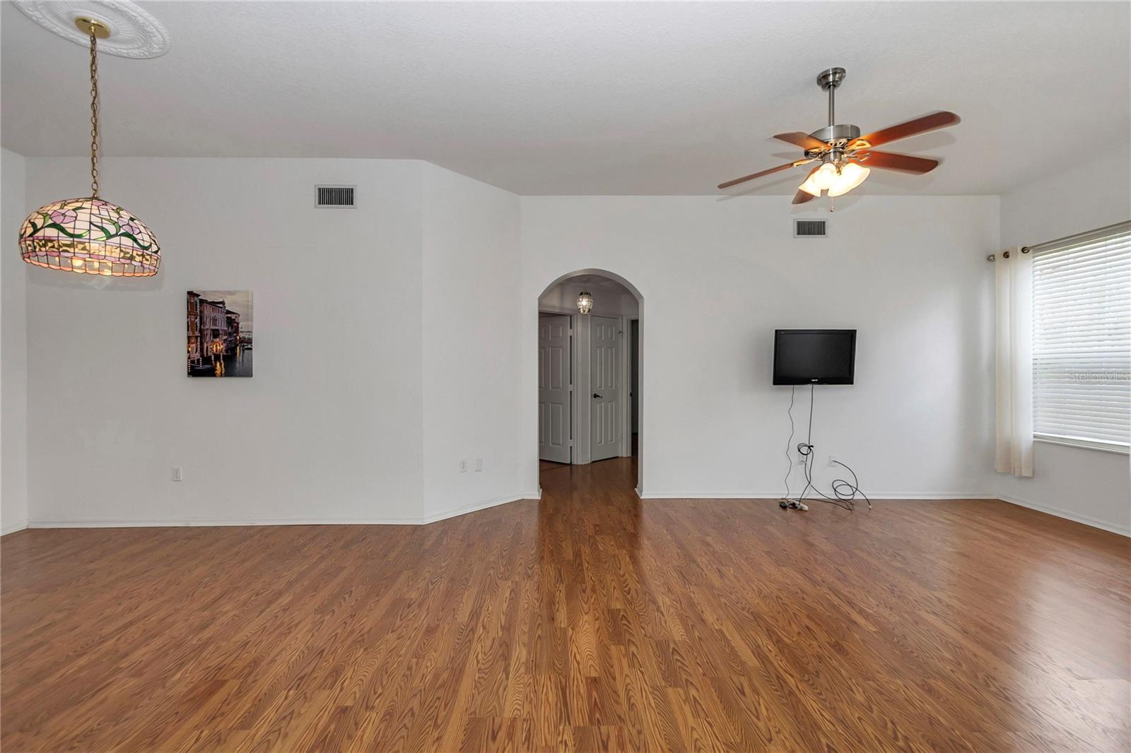 Image 6 of 30 For 7913 115th Loop