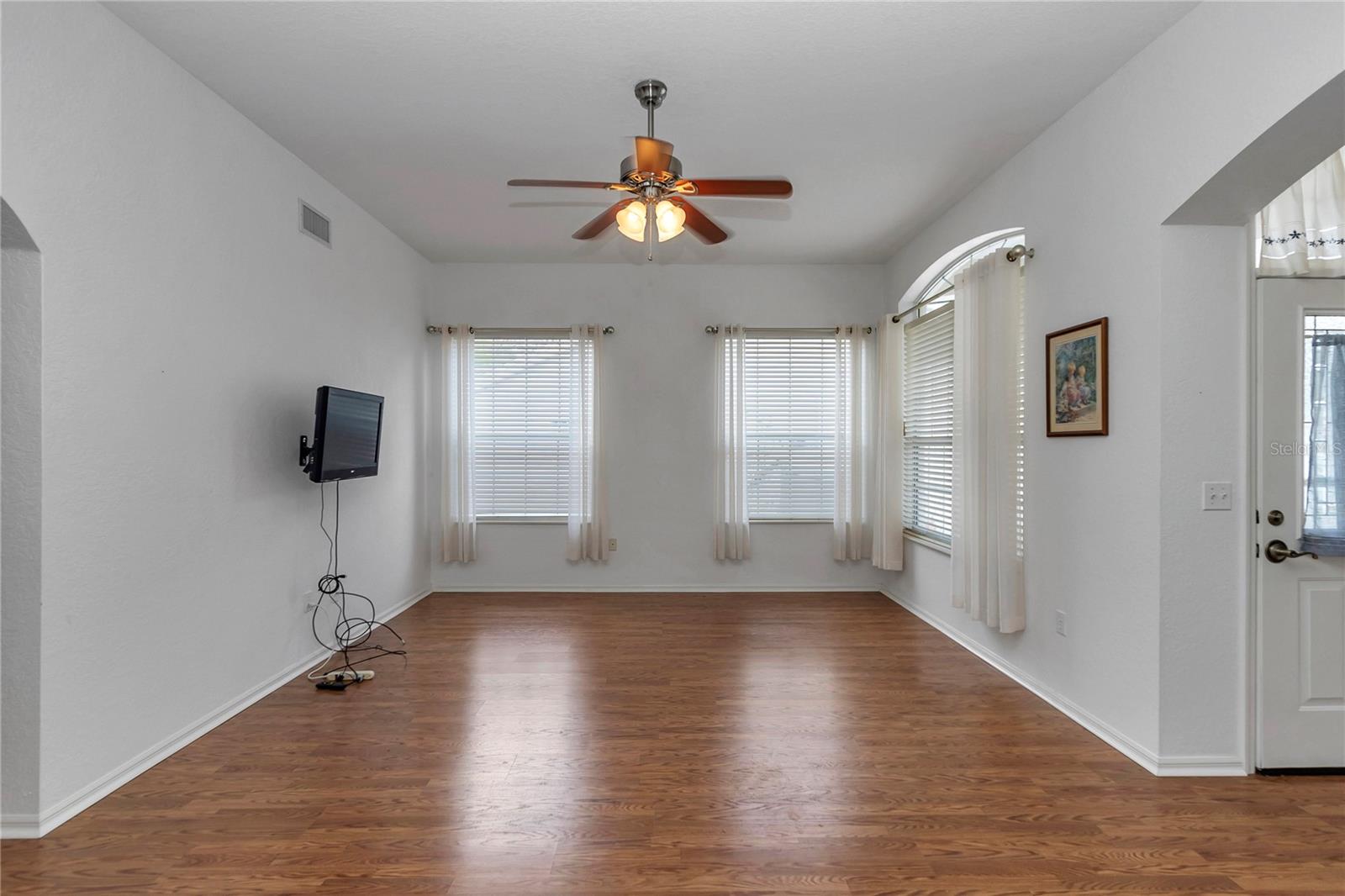 Image 7 of 30 For 7913 115th Loop