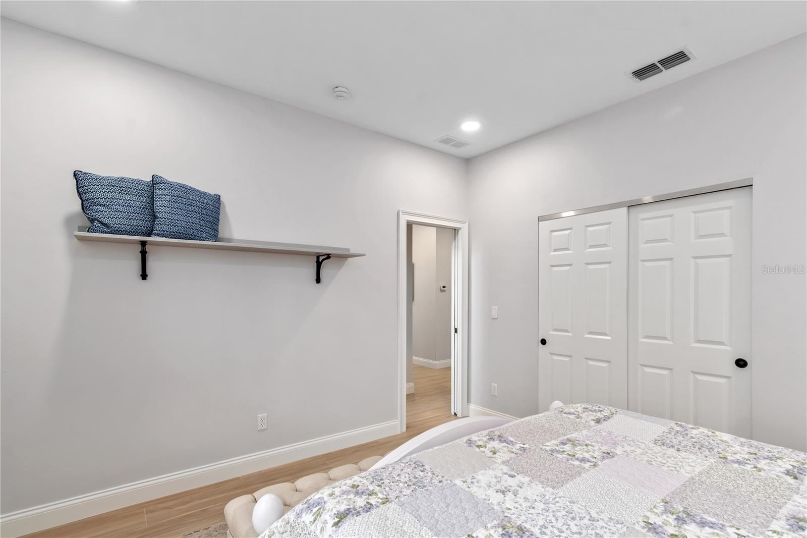 Image 24 of 68 For 10516 27th Avenue