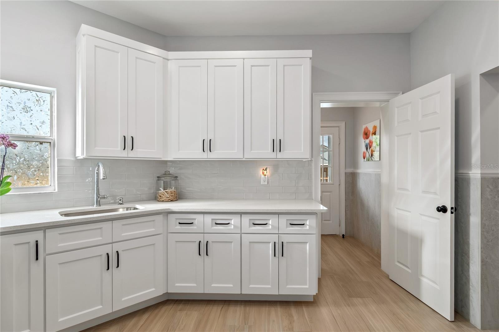 Image 36 of 68 For 10516 27th Avenue