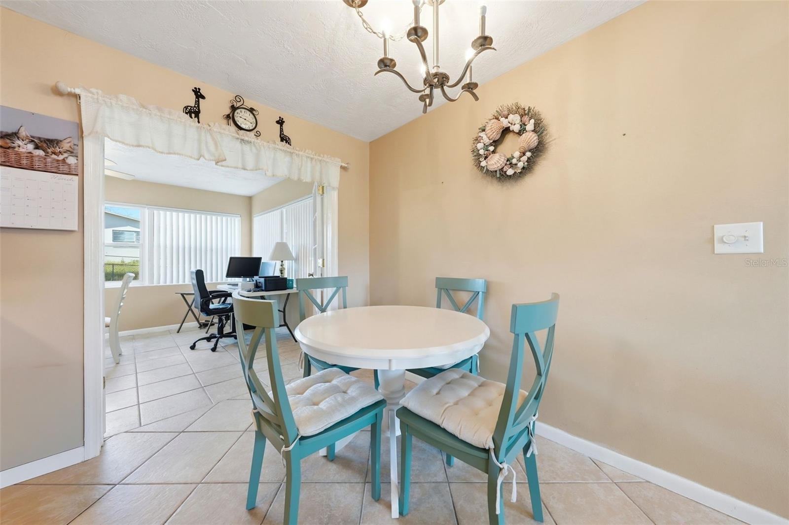 Image 10 of 45 For 6 Oak Hollow Drive