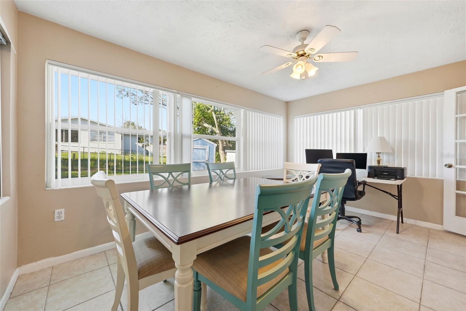 Image 12 of 45 For 6 Oak Hollow Drive