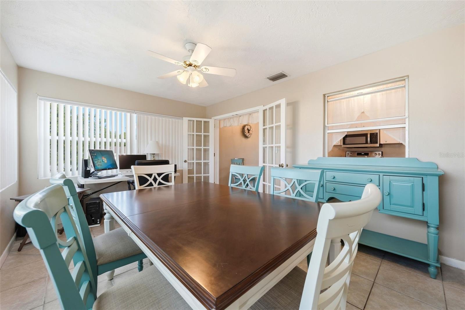 Image 13 of 45 For 6 Oak Hollow Drive