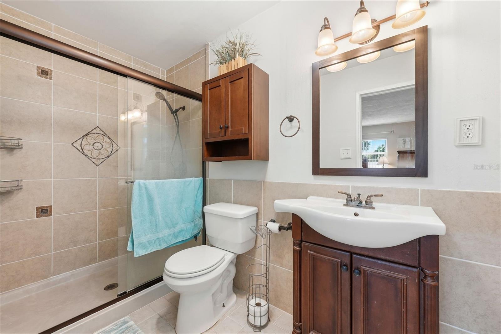 Image 16 of 45 For 6 Oak Hollow Drive