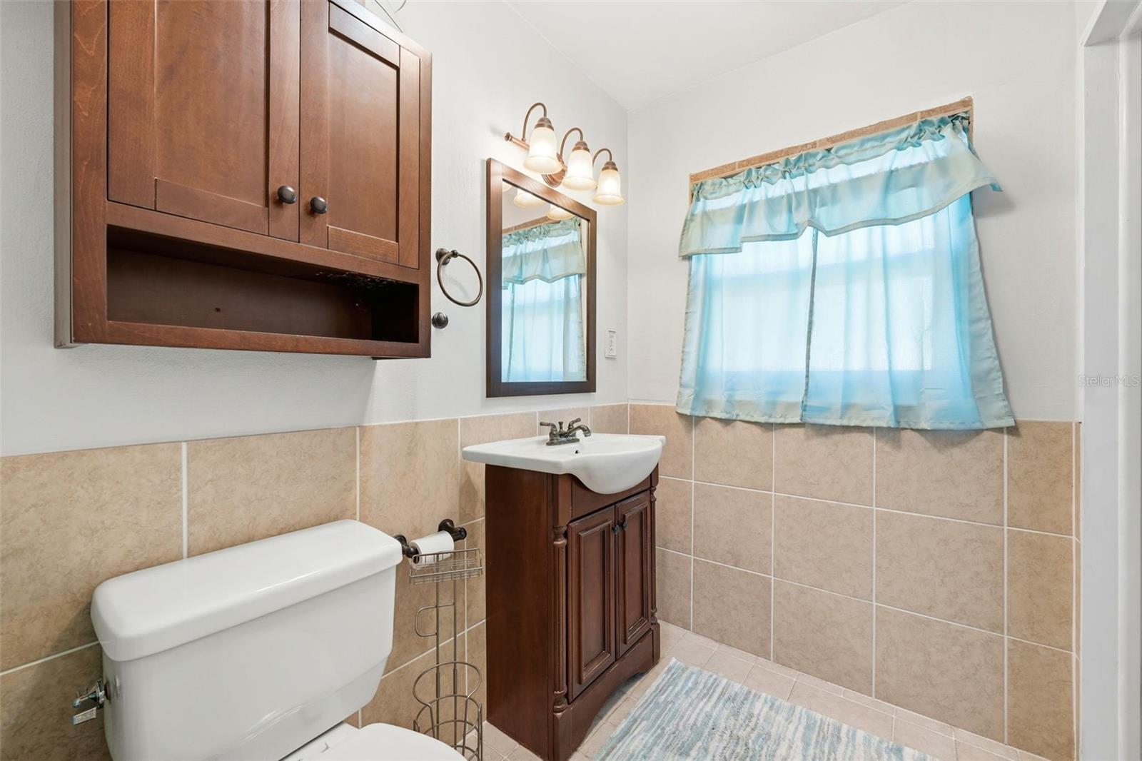 Image 17 of 45 For 6 Oak Hollow Drive