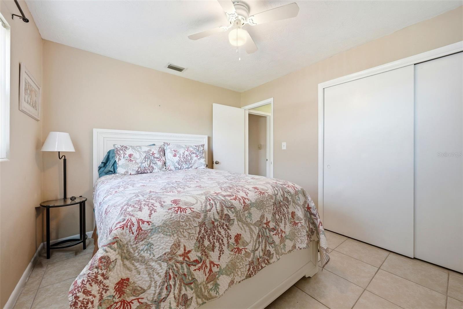 Image 19 of 45 For 6 Oak Hollow Drive