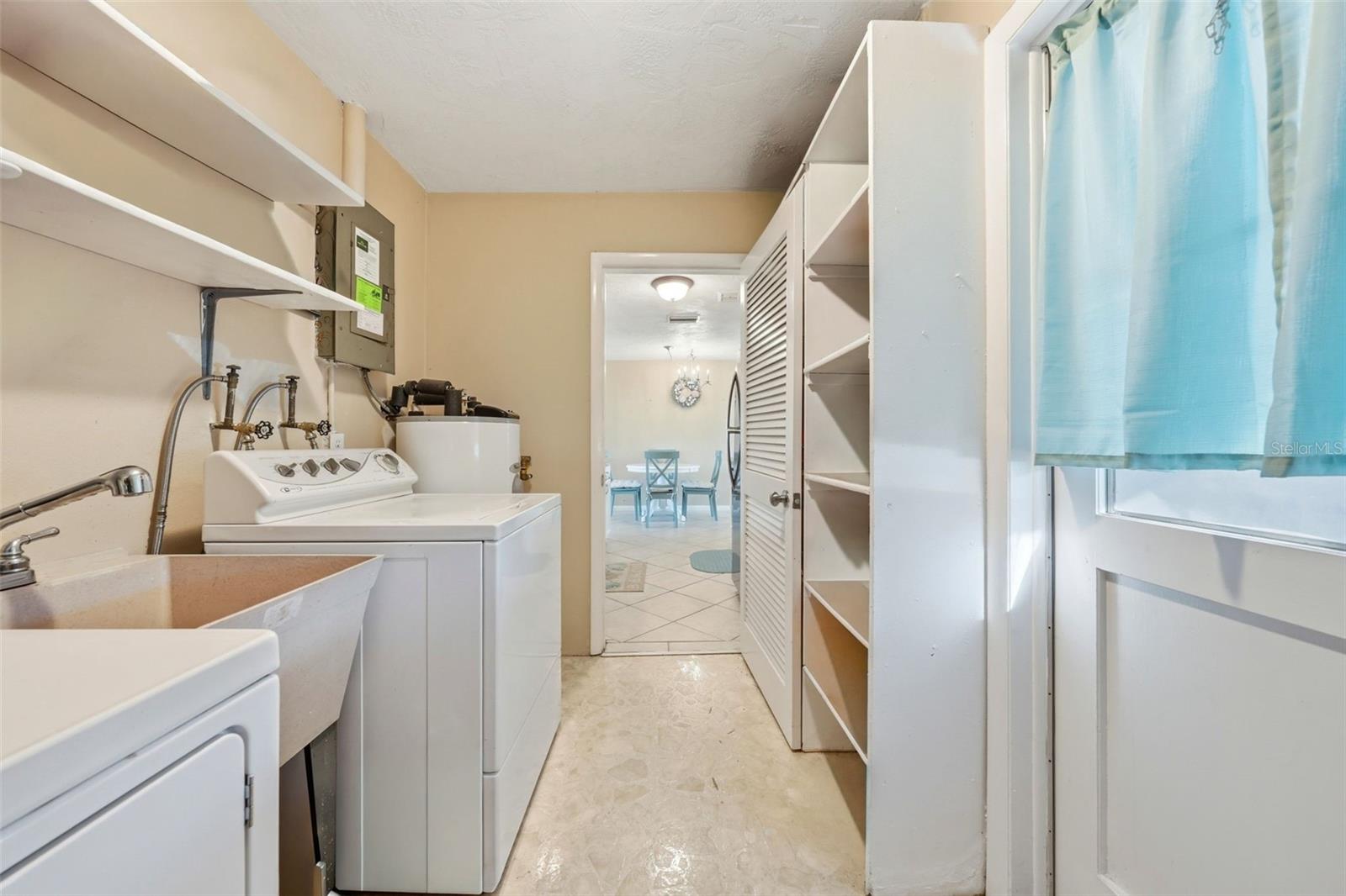 Image 22 of 45 For 6 Oak Hollow Drive