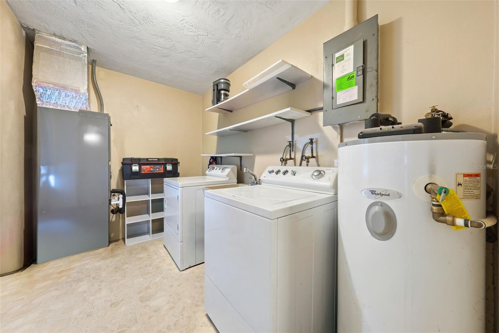 Image 23 of 45 For 6 Oak Hollow Drive