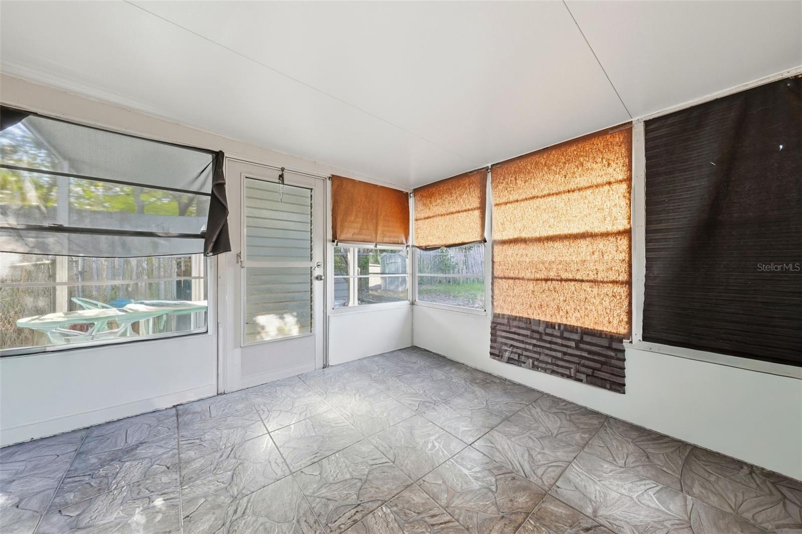 Image 24 of 45 For 6 Oak Hollow Drive