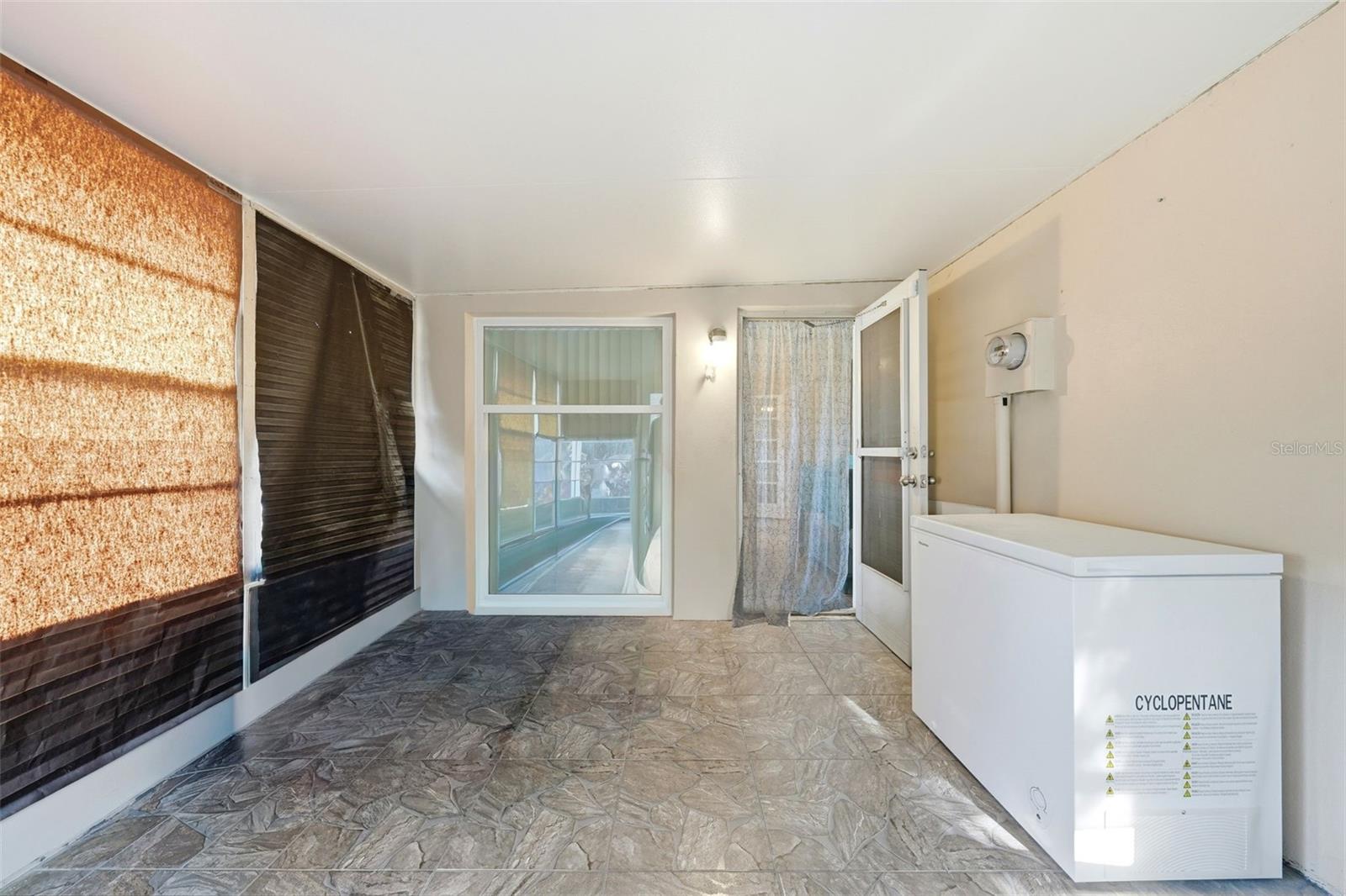 Image 25 of 45 For 6 Oak Hollow Drive