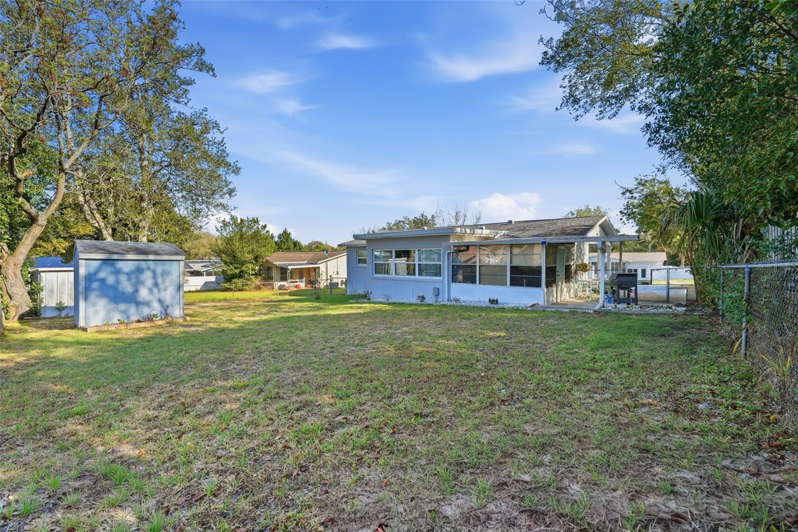 Image 34 of 45 For 6 Oak Hollow Drive