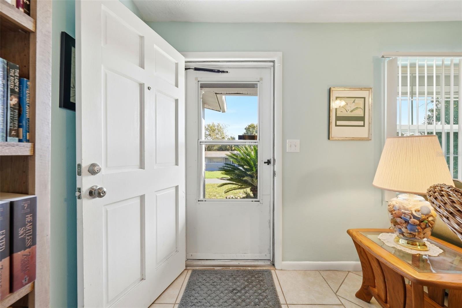 Image 7 of 45 For 6 Oak Hollow Drive