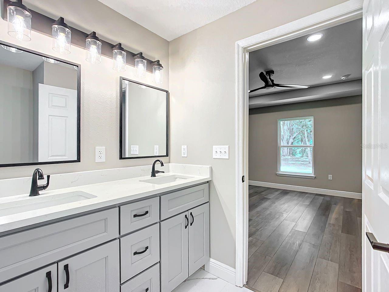 Image 29 of 32 For 15500? 49 Place