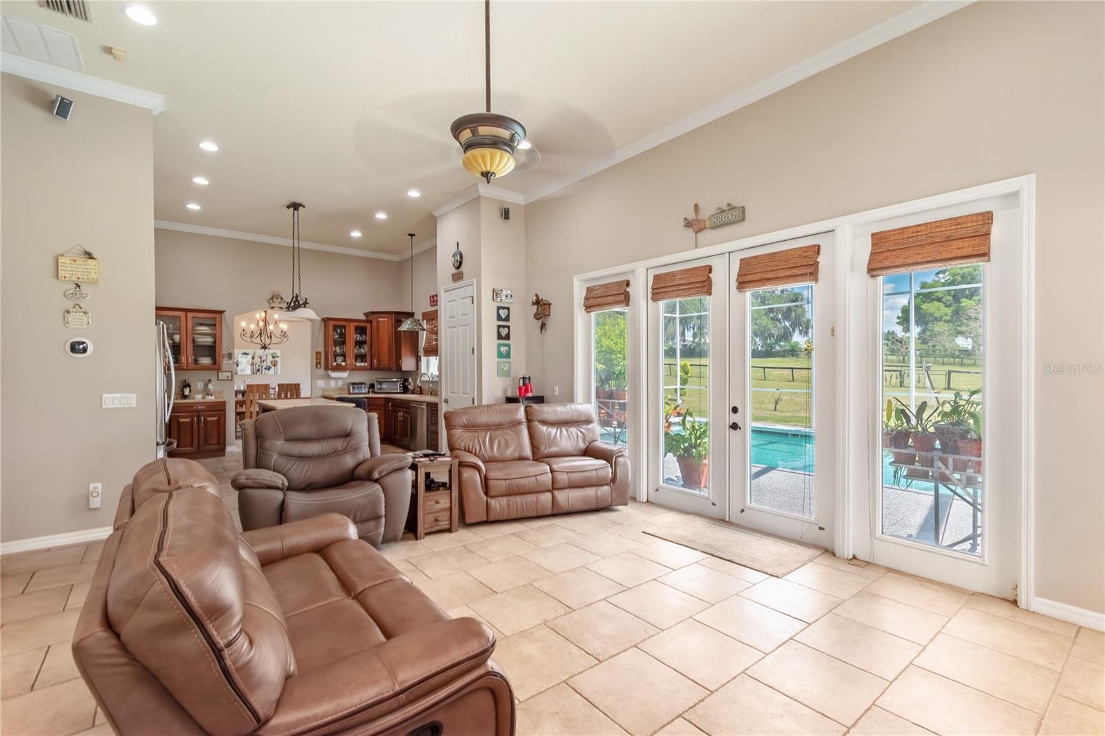 Image 17 of 100 For 13025 Gainesville Road