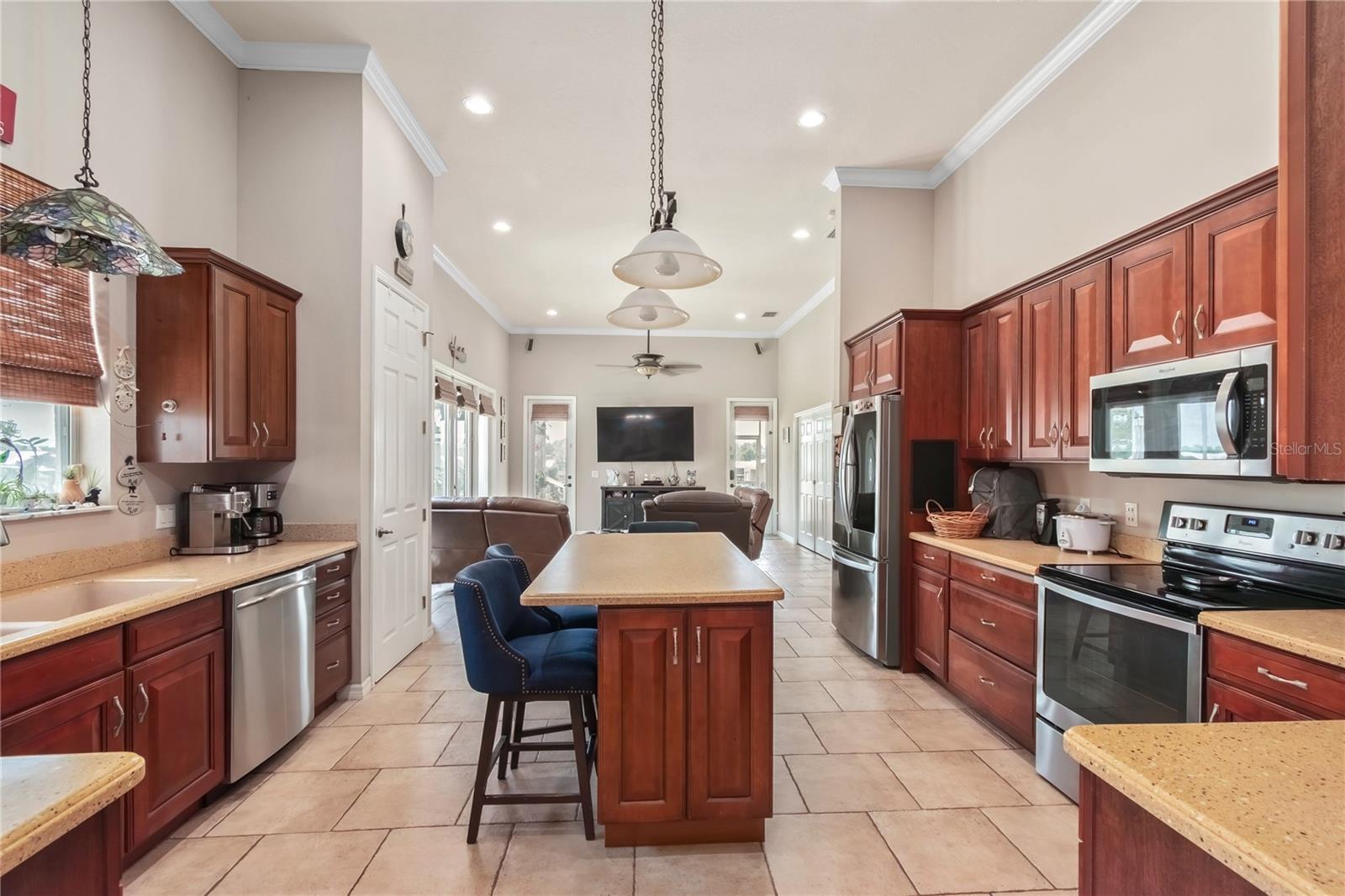 Image 20 of 100 For 13025 Gainesville Road