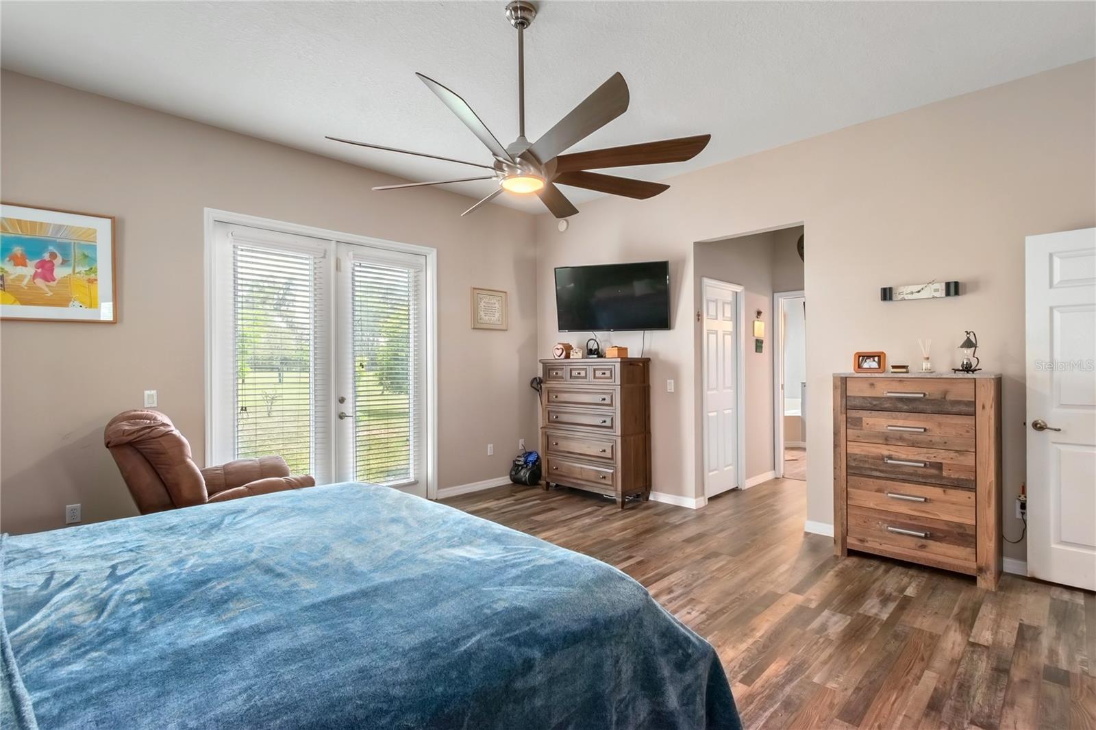 Image 25 of 100 For 13025 Gainesville Road