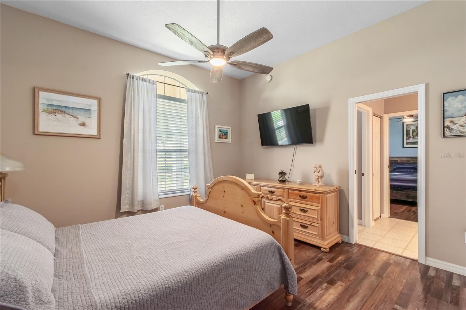 Image 40 of 100 For 13025 Gainesville Road