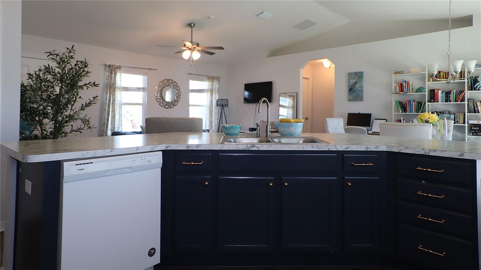 Image 11 of 32 For 12495 102nd Avenue