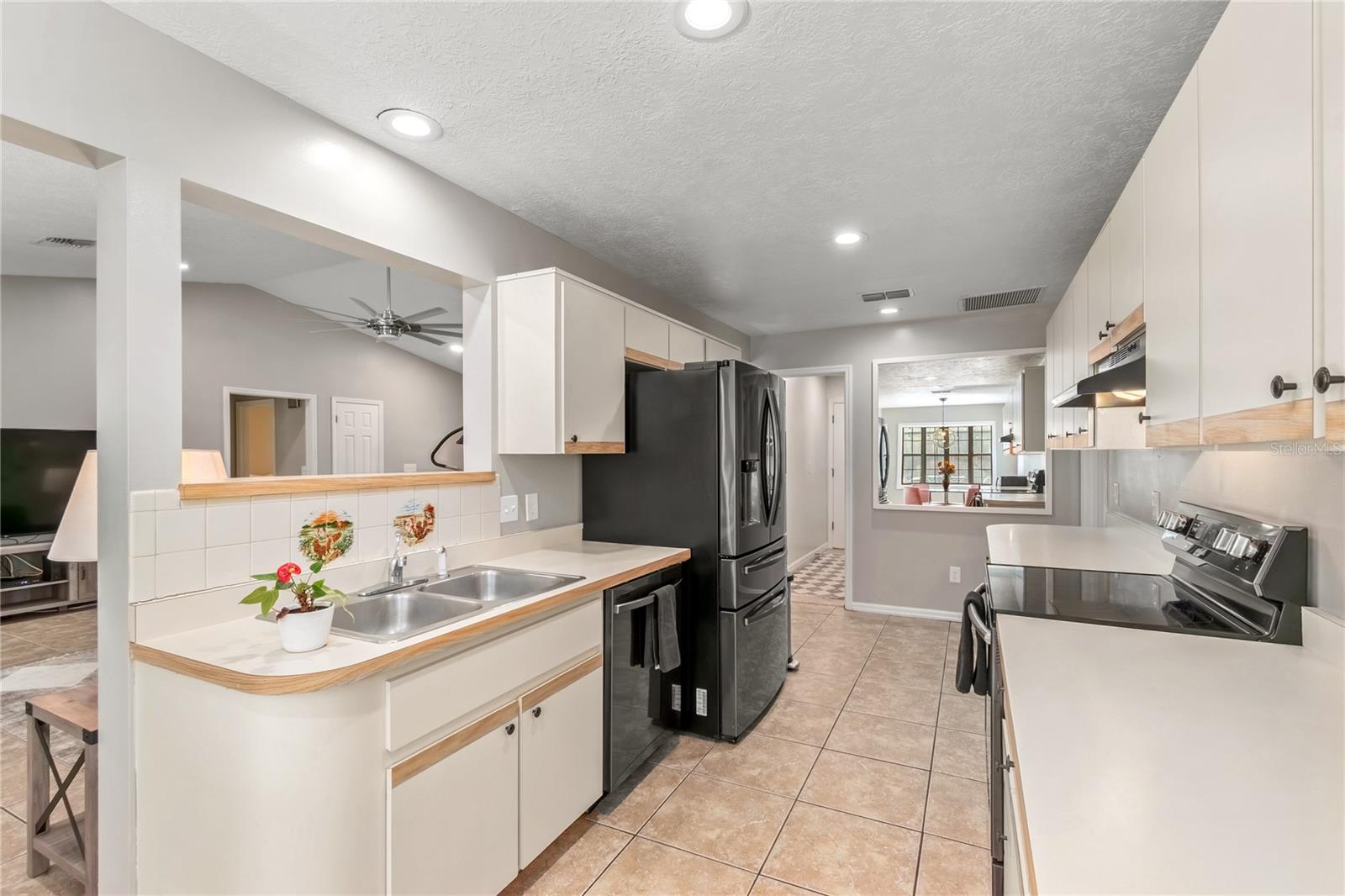 Image 20 of 68 For 10 Carry Back Road