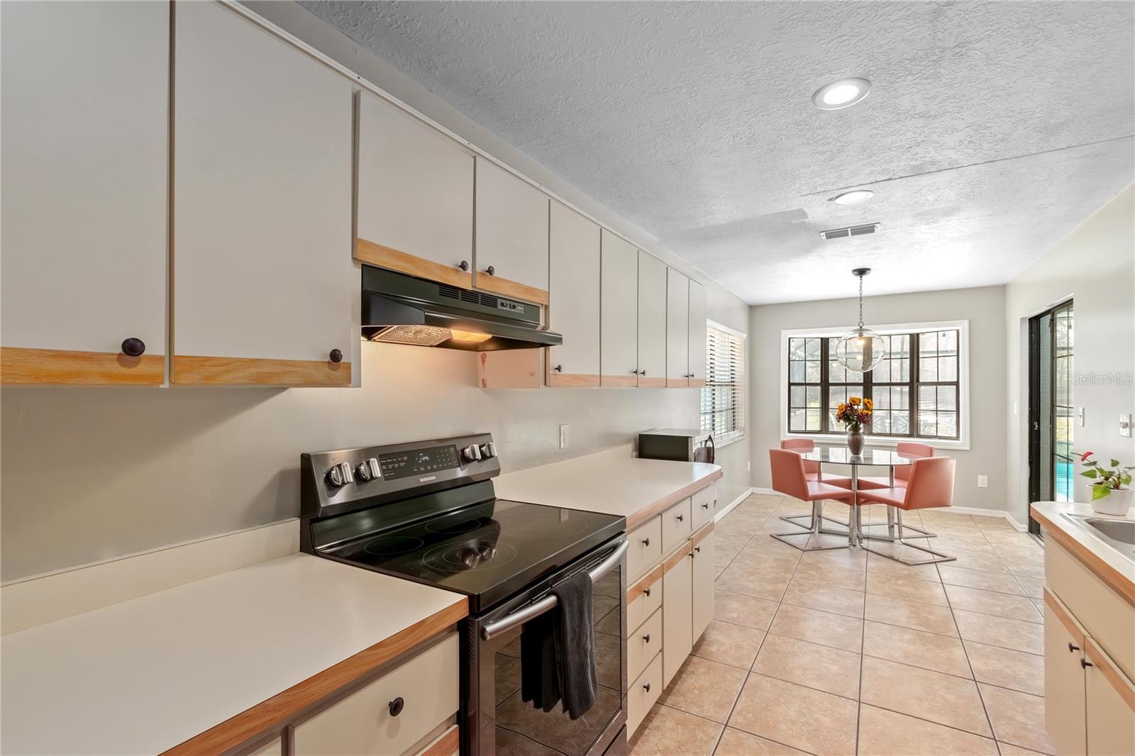 Image 21 of 68 For 10 Carry Back Road