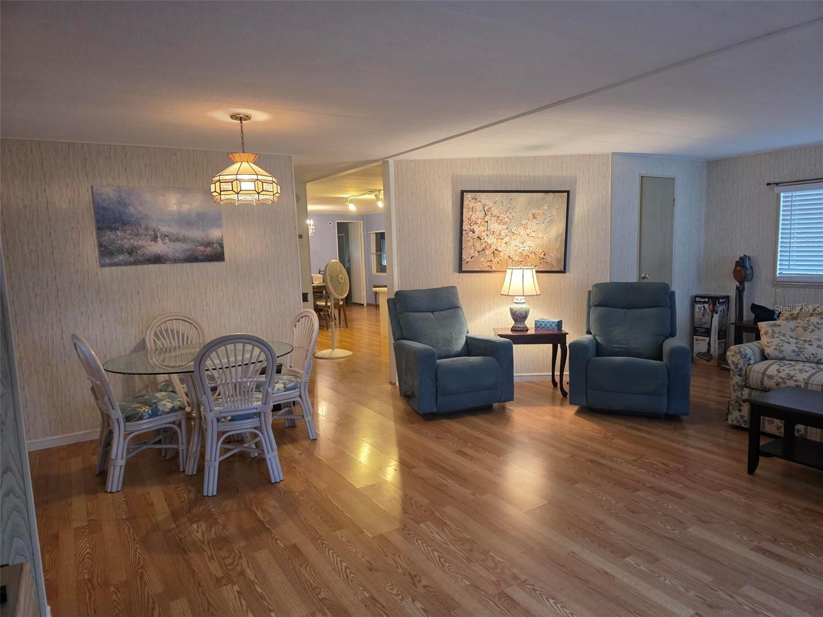 Listing photo id 9 for 7406 Stillwater Drive