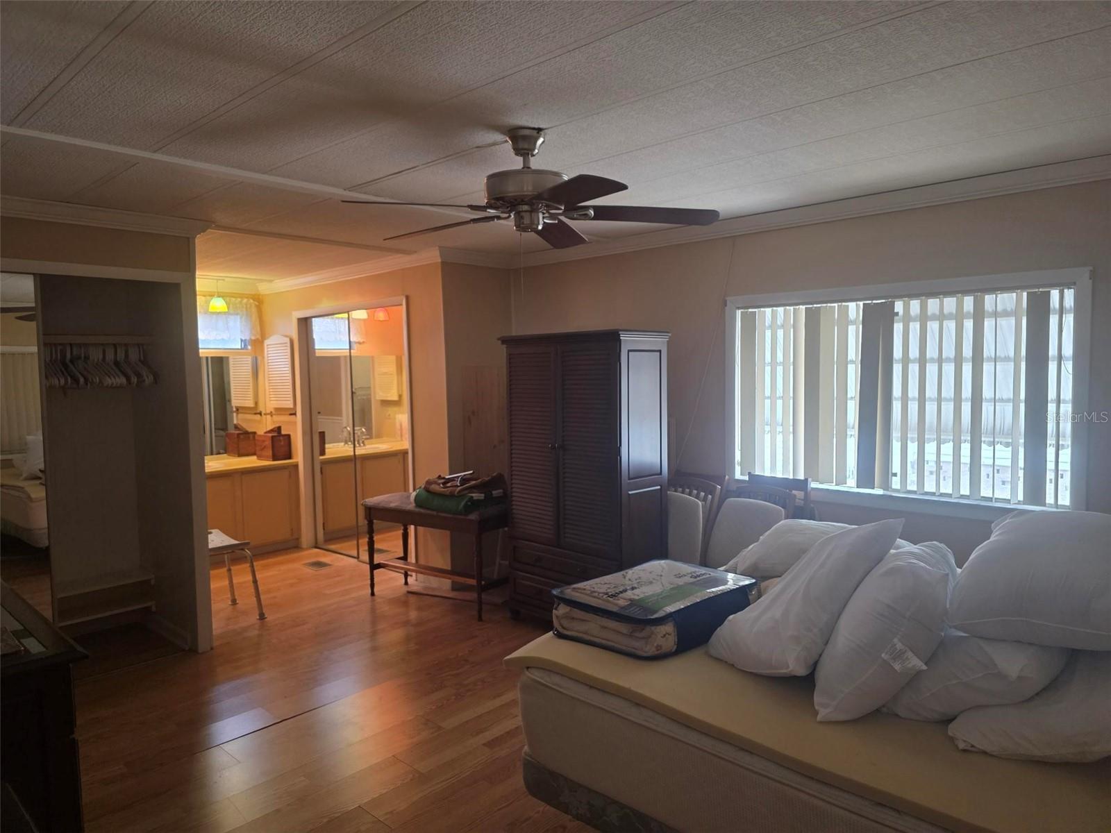 Listing photo id 11 for 7406 Stillwater Drive