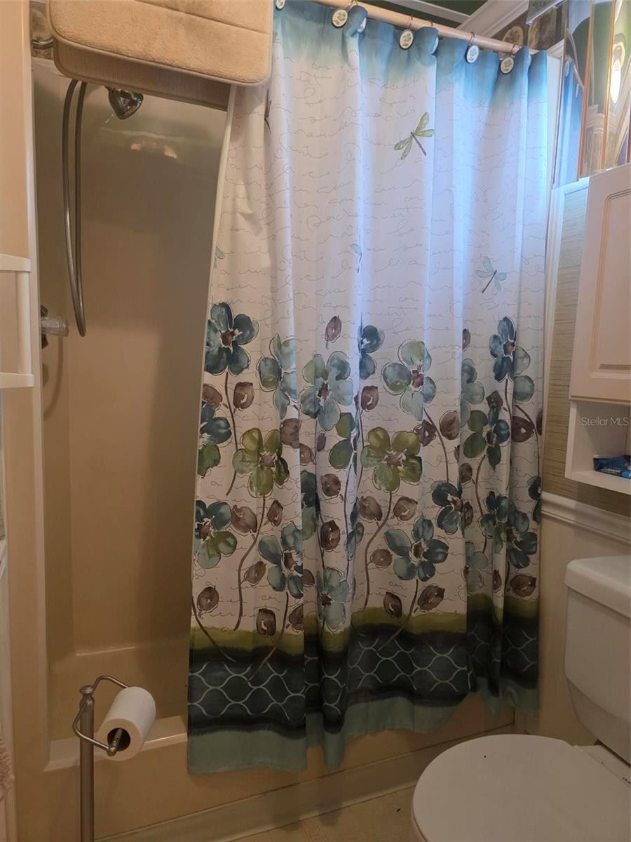 Listing photo id 13 for 7406 Stillwater Drive