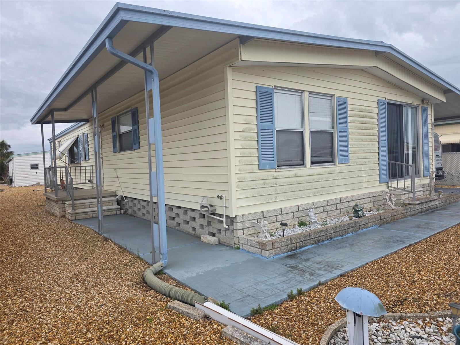 Listing photo id 0 for 7406 Stillwater Drive