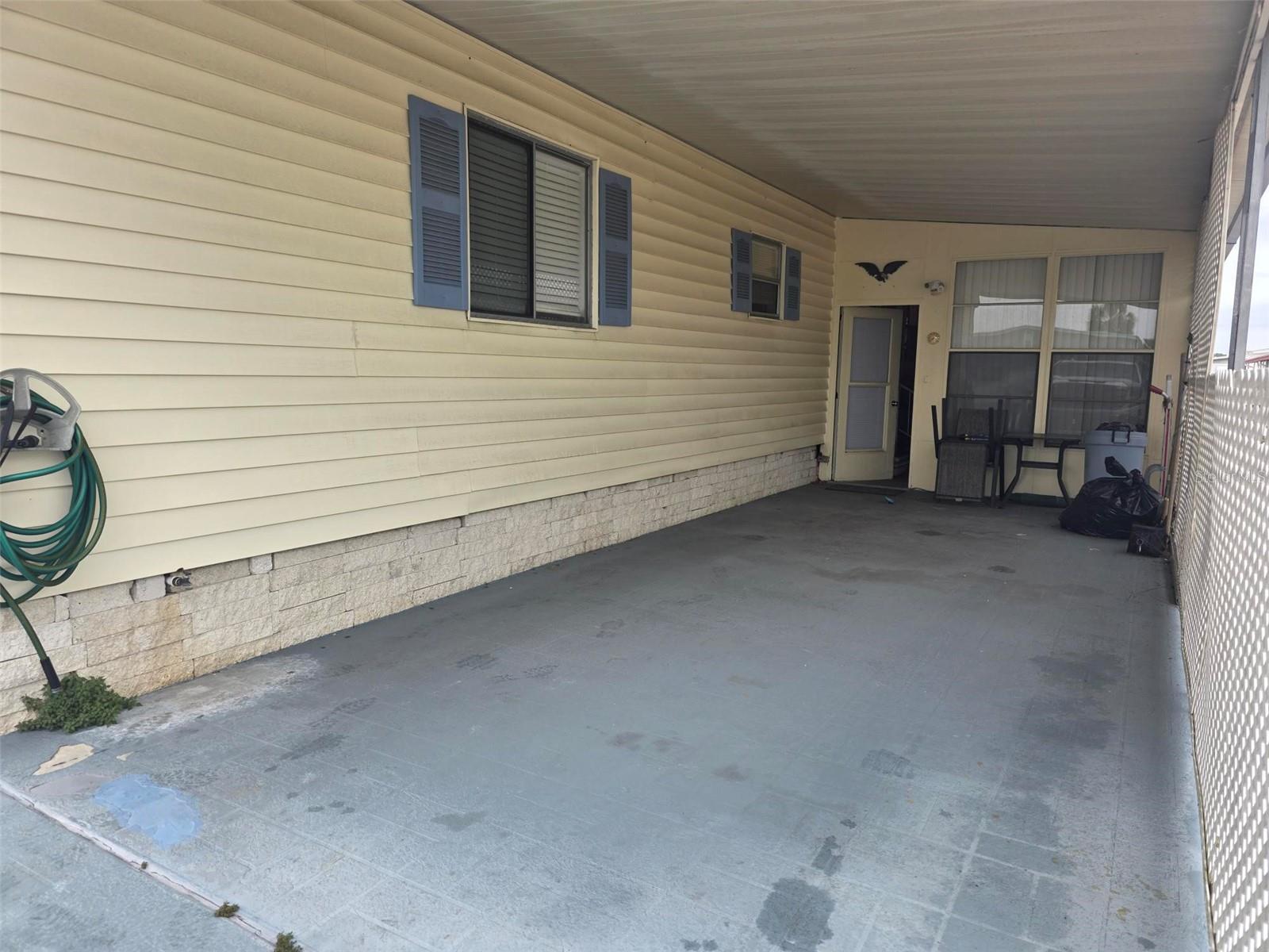 Listing photo id 1 for 7406 Stillwater Drive