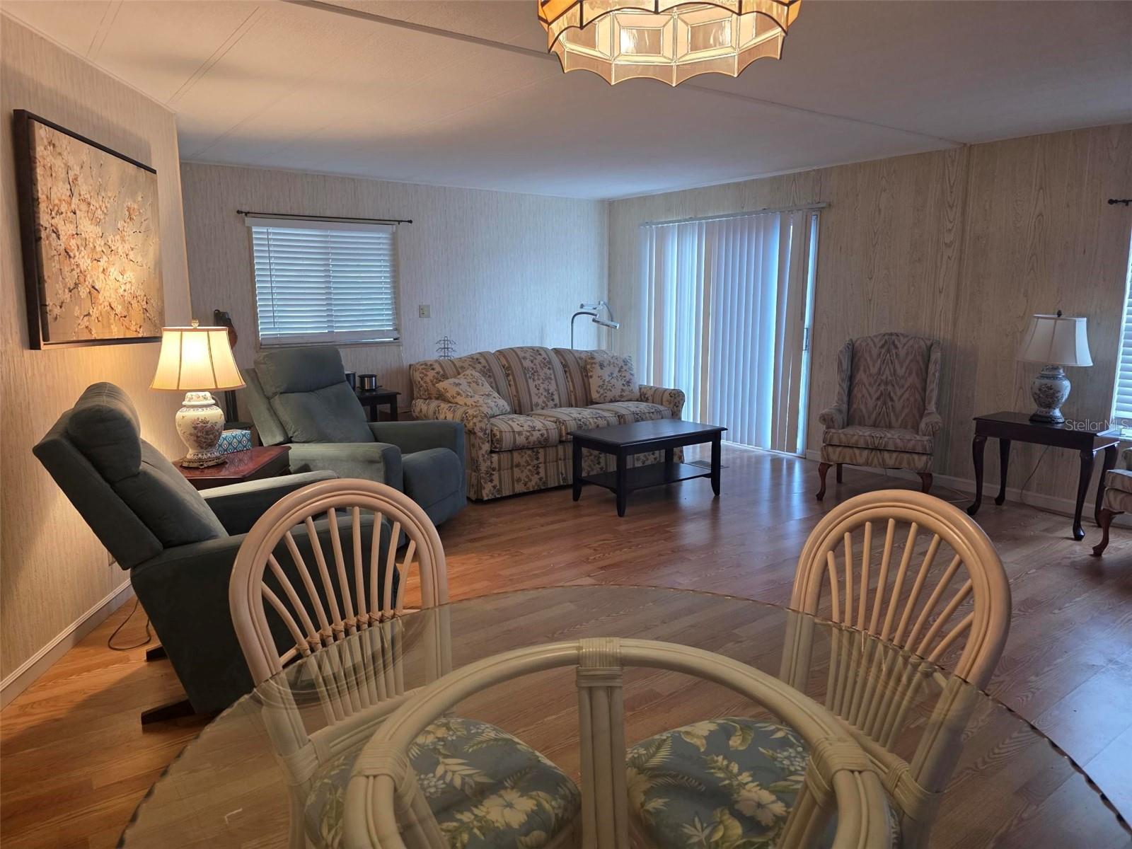 Listing photo id 7 for 7406 Stillwater Drive