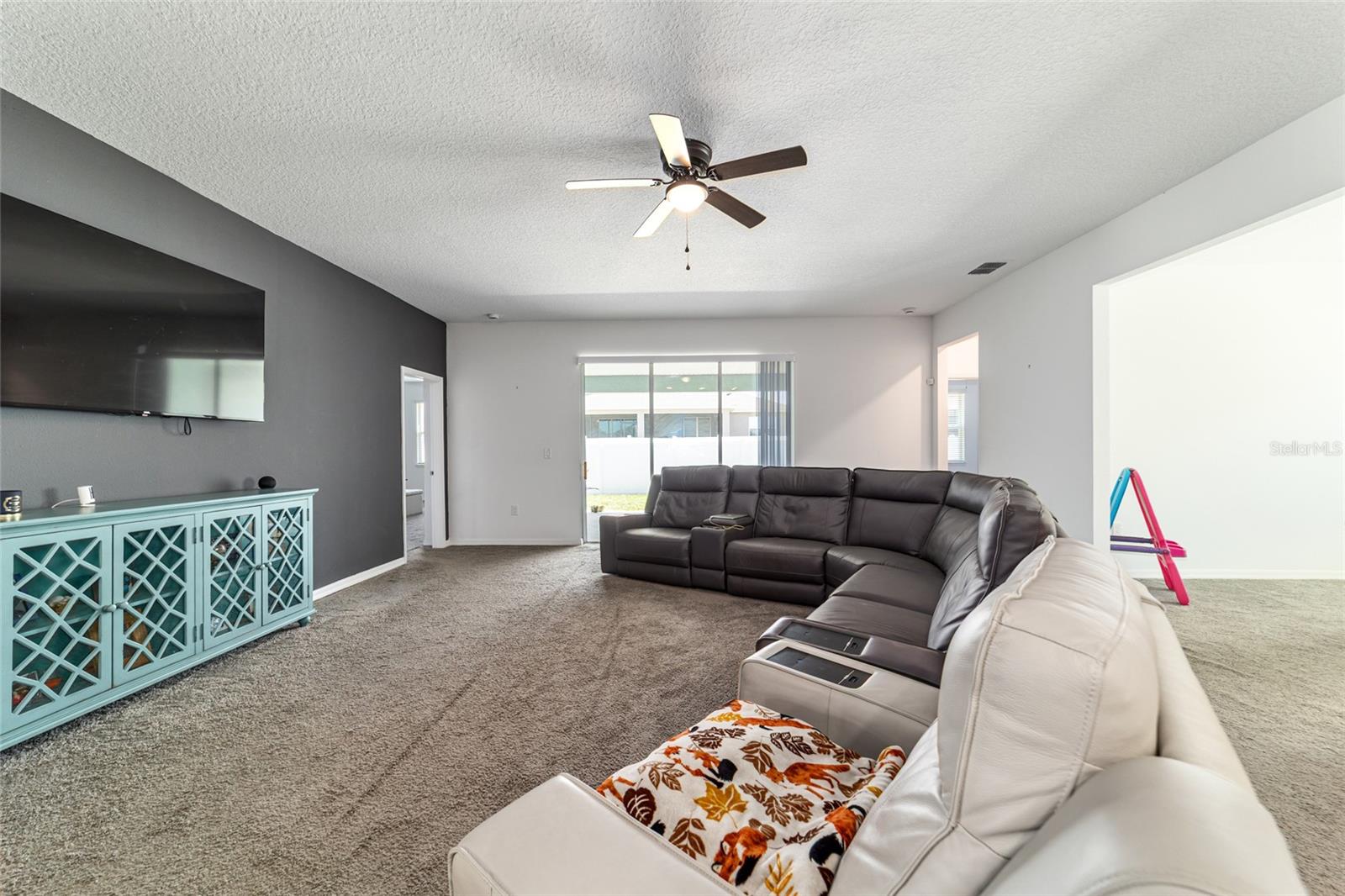 Image 18 of 83 For 6433 73rd Avenue