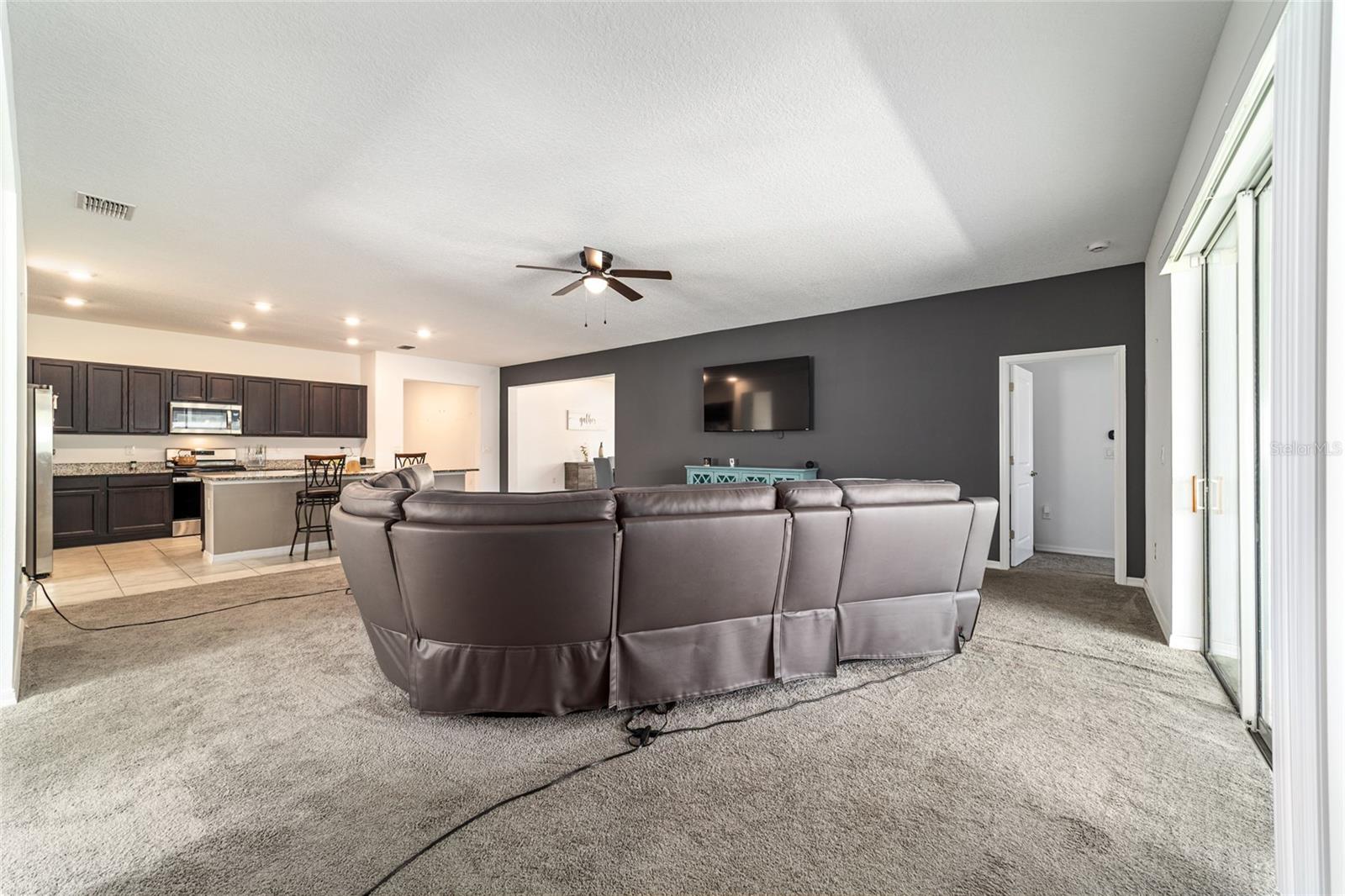 Image 21 of 83 For 6433 73rd Avenue