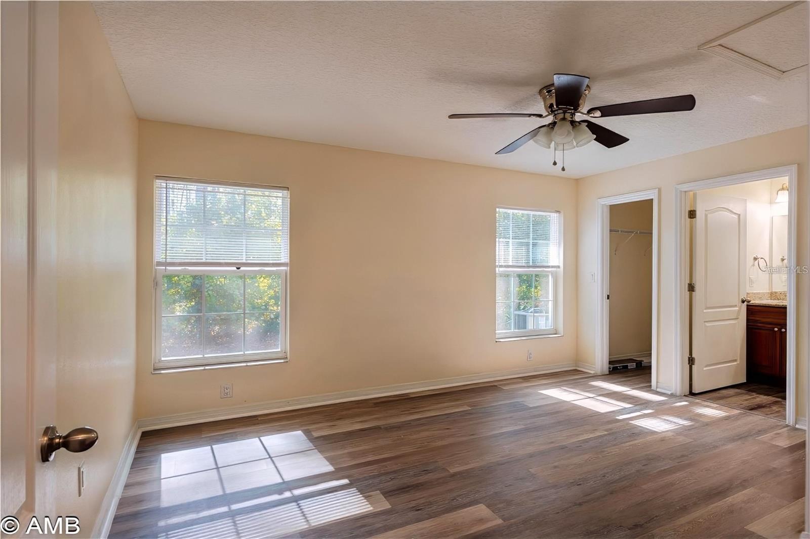 Image 5 of 9 For 9374 Peachtree Way