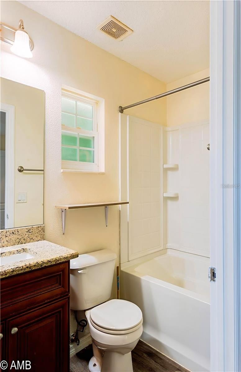 Image 7 of 9 For 9374 Peachtree Way