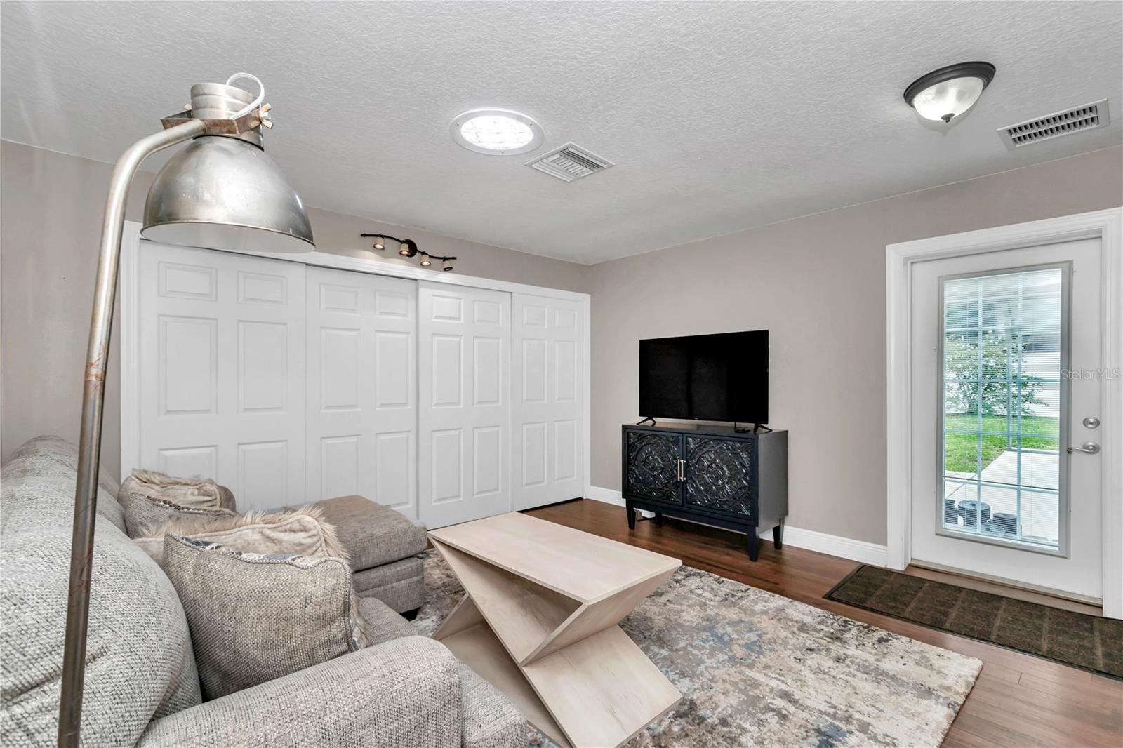 Image 33 of 48 For 1760 38th Street