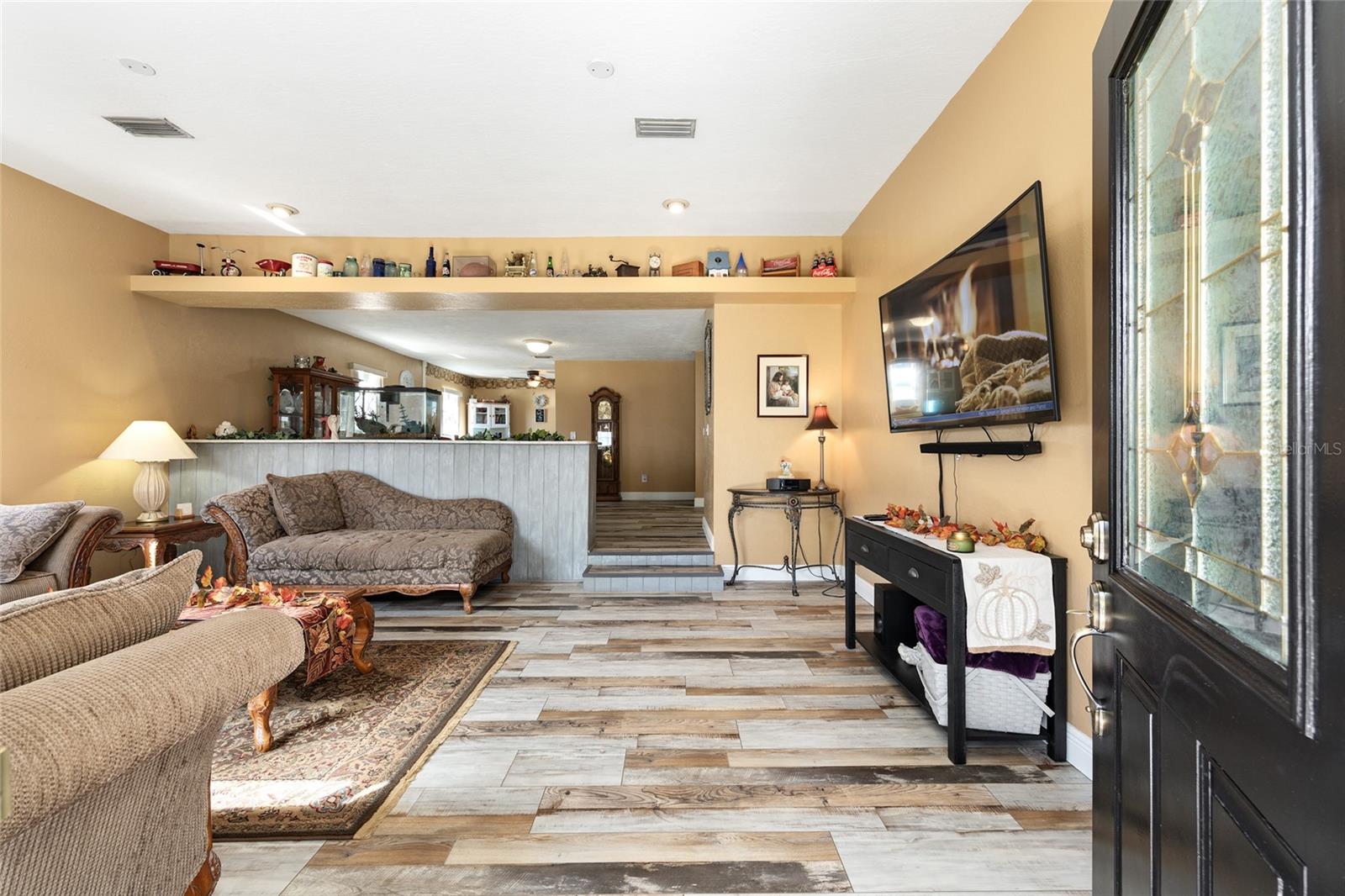 Image 10 of 48 For 5985 Gulf To Lake Highway