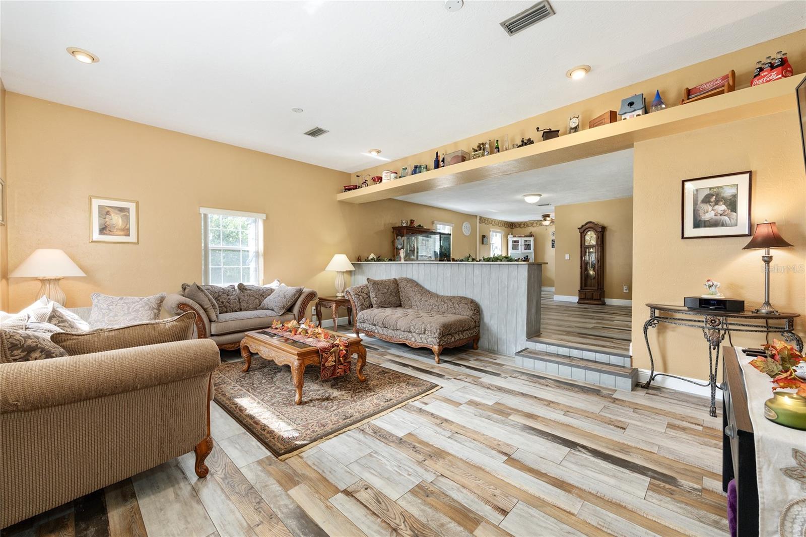 Image 11 of 48 For 5985 Gulf To Lake Highway